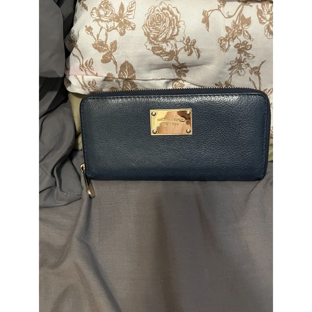 Michael Kors Navy Blue Leather Zip Around Wallet Gold Plate Logo - Picture 3 of 5